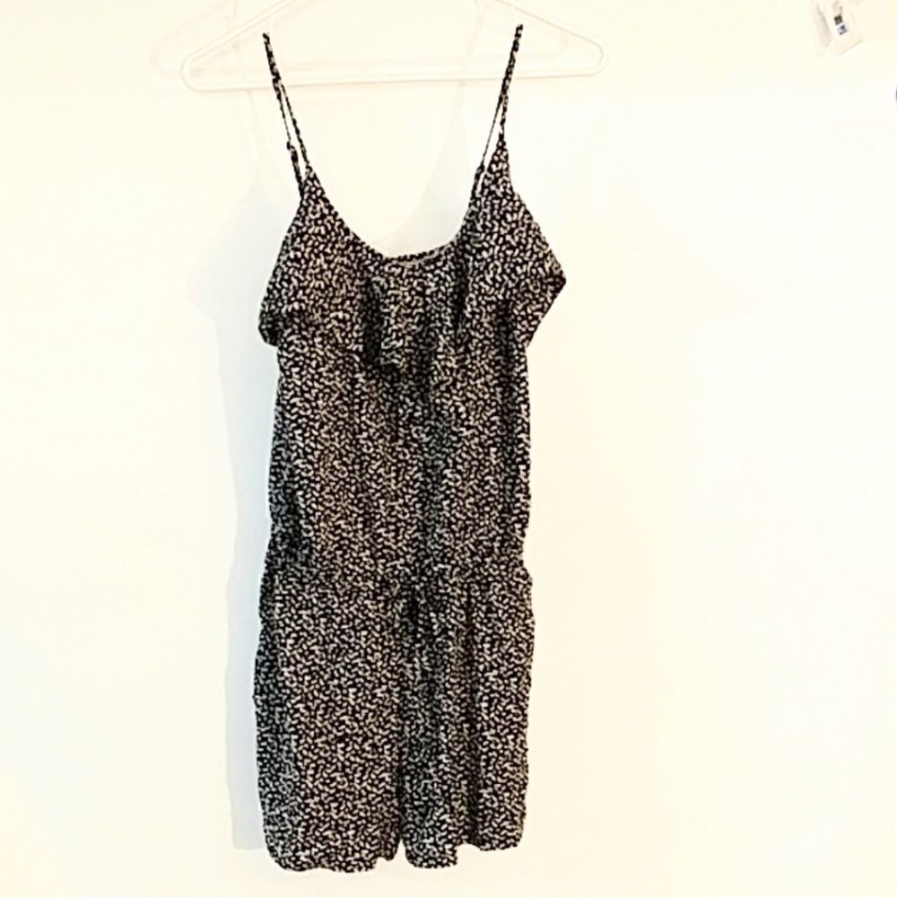 Gap black and white Romper size XS